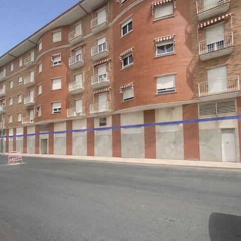 Kommersiell til salgs i Jaén by - € 650 000 (Ref: 9987790)