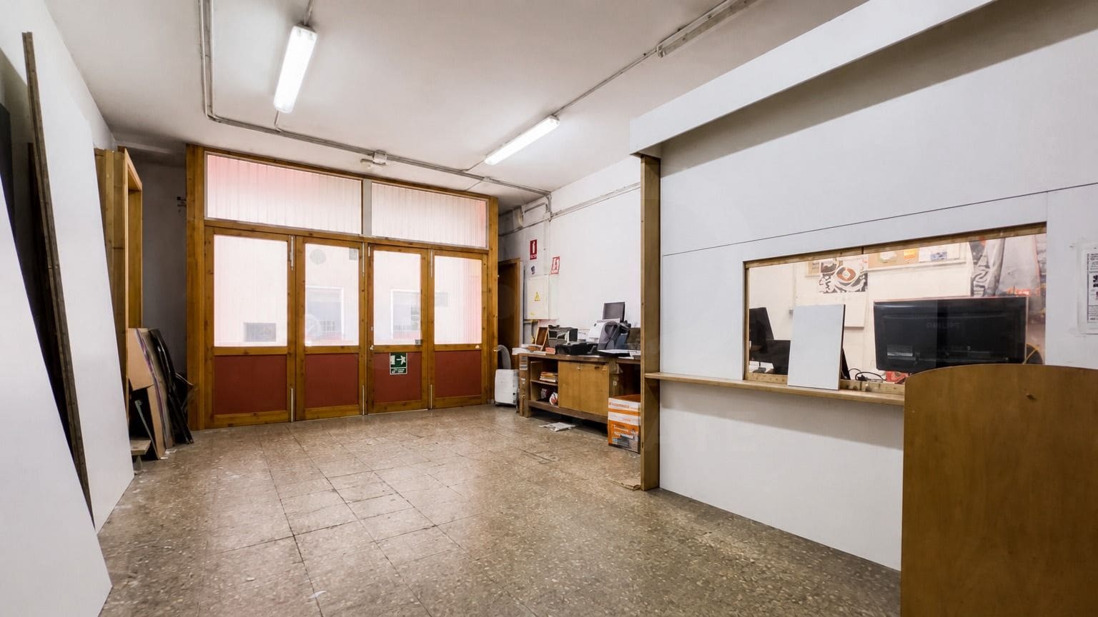 Kaupallinen myytävänä paikassa Barcelona kaupunki - 135 000 € (Ref: 9987792)