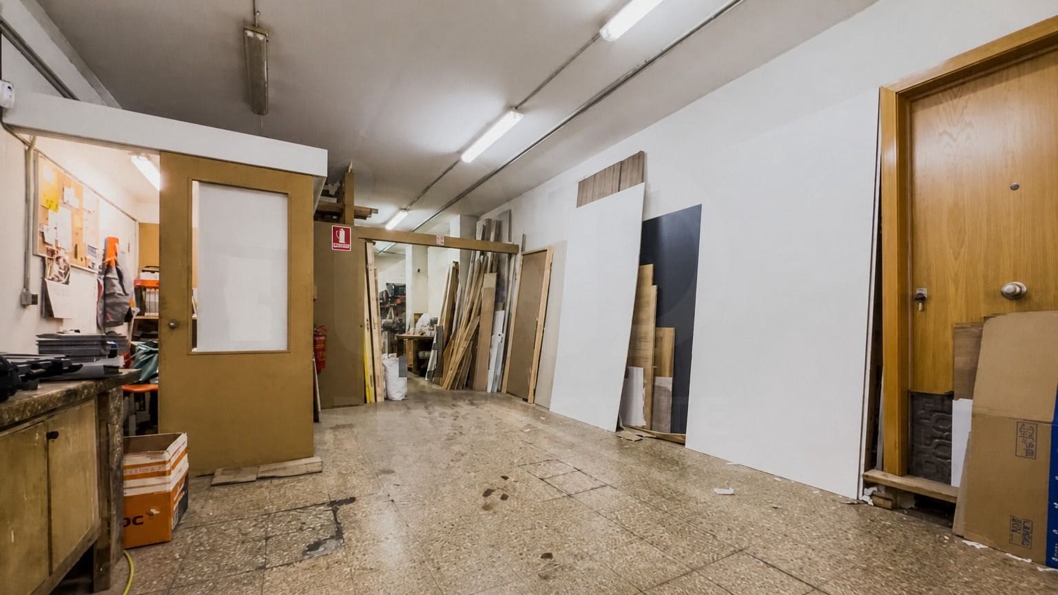 Kaupallinen myytävänä paikassa Barcelona kaupunki - 135 000 € (Ref: 9987792)