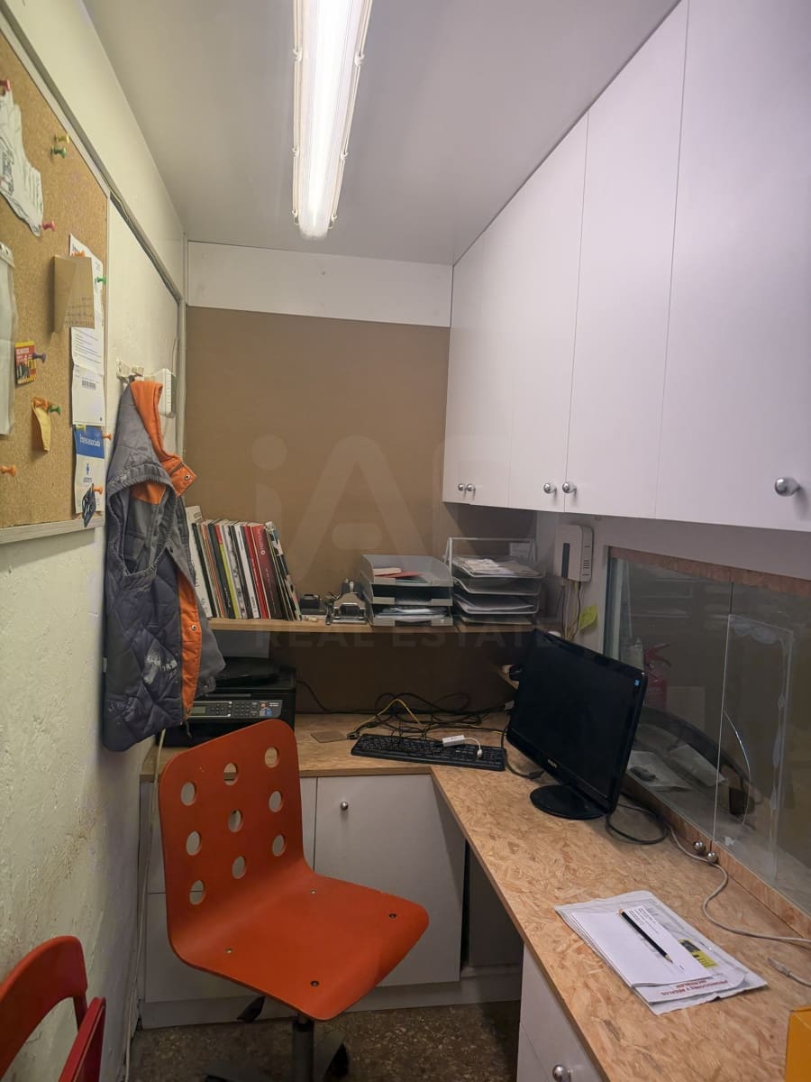 Kaupallinen myytävänä paikassa Barcelona kaupunki - 135 000 € (Ref: 9987792)