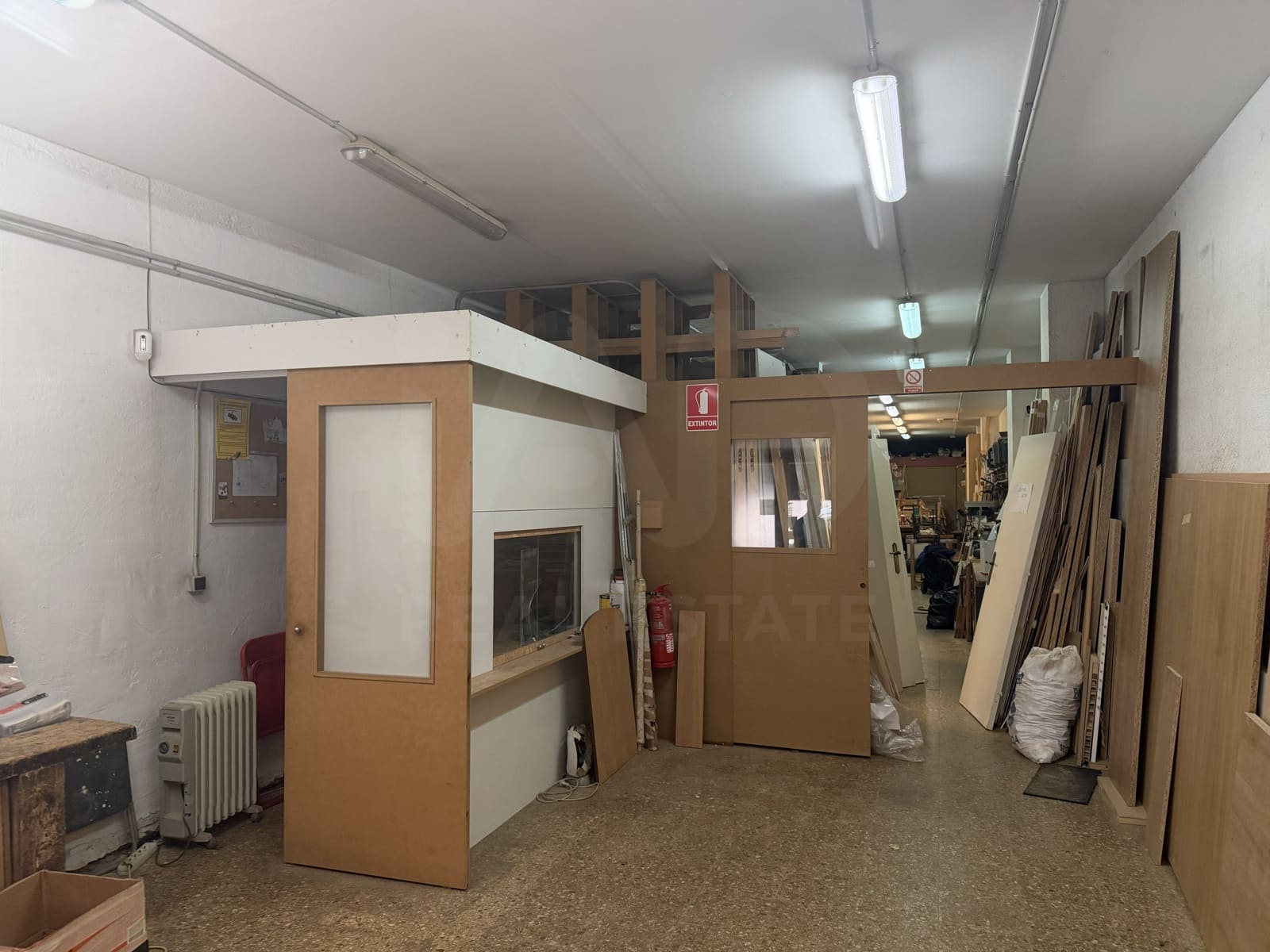 Kaupallinen myytävänä paikassa Barcelona kaupunki - 135 000 € (Ref: 9987792)