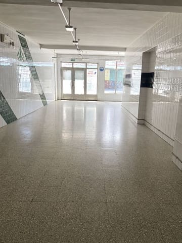 Kommersiell til salgs i Leon by - € 63 900 (Ref: 9987793)