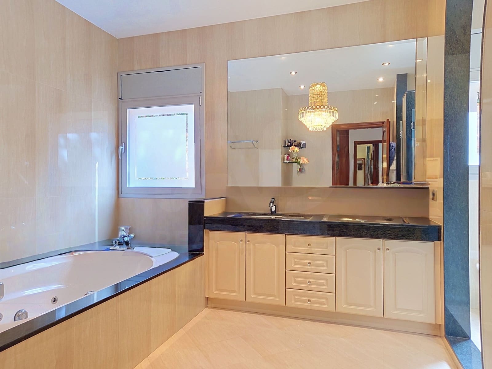 7 soveværelse Villa til salg i Barcelona by - € 1.950.000 (Ref: 9987796)