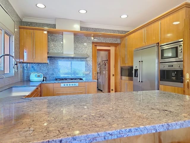 7 slaapkamer Villa te koop in Cabrils - € 1.950.000 (Ref: 9987796)