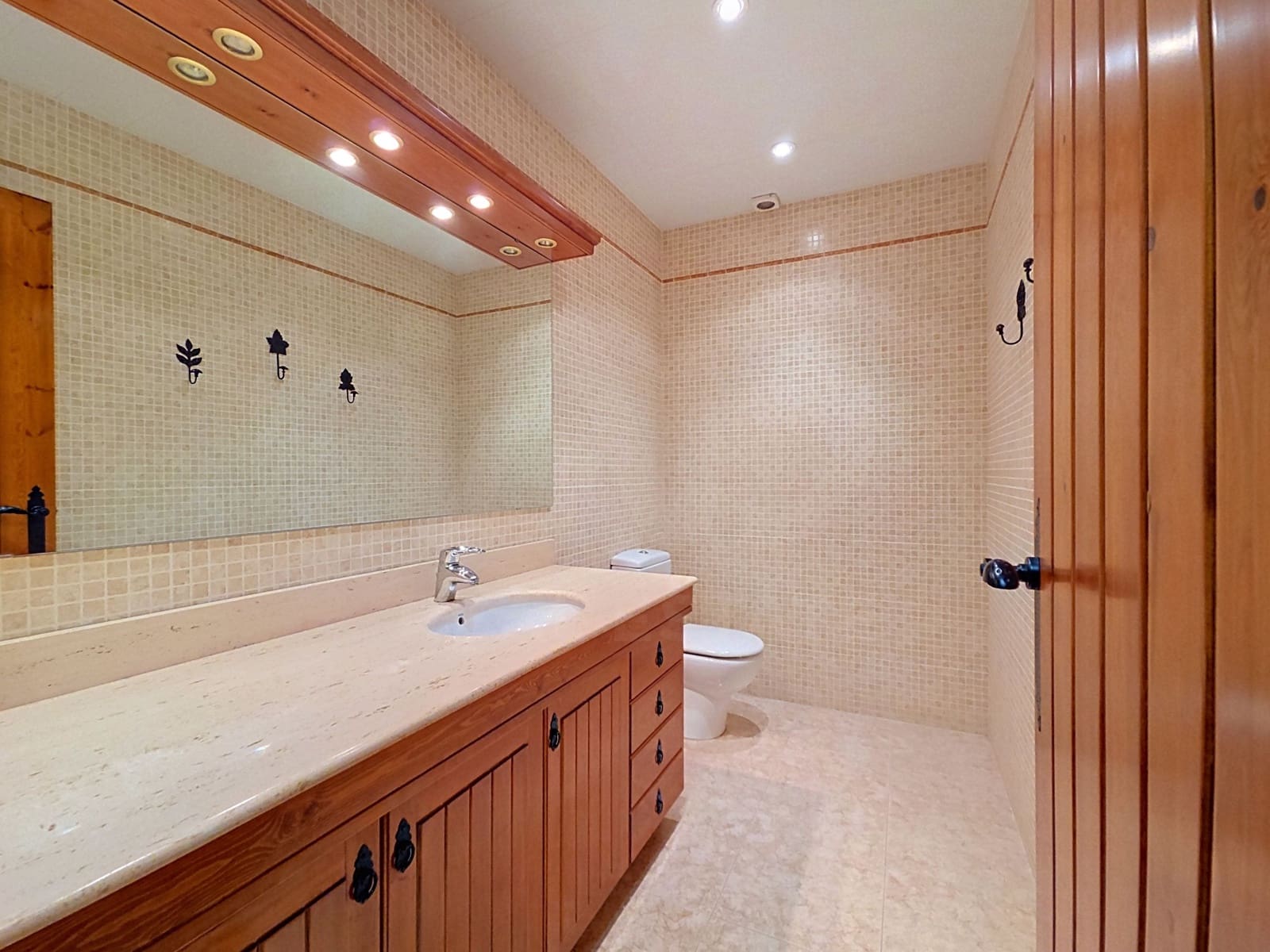 7 soveværelse Villa til salg i Barcelona by - € 1.950.000 (Ref: 9987796)