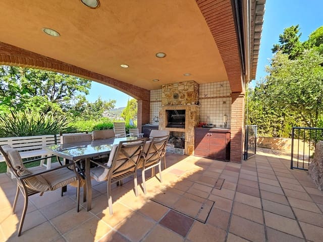 7 slaapkamer Villa te koop in Cabrils - € 1.950.000 (Ref: 9987796)