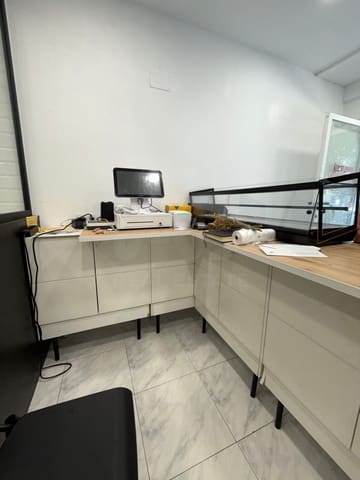 Local Commercial à louer à Bilbao - 650 € (Ref: 9987797)
