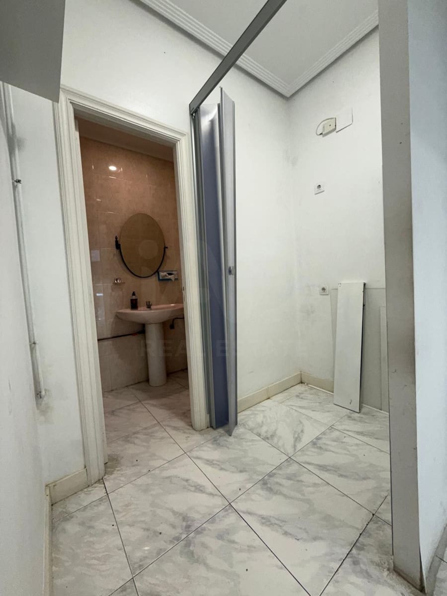 Erhverv til leje i Getxo - € 650 (Ref: 9987797)