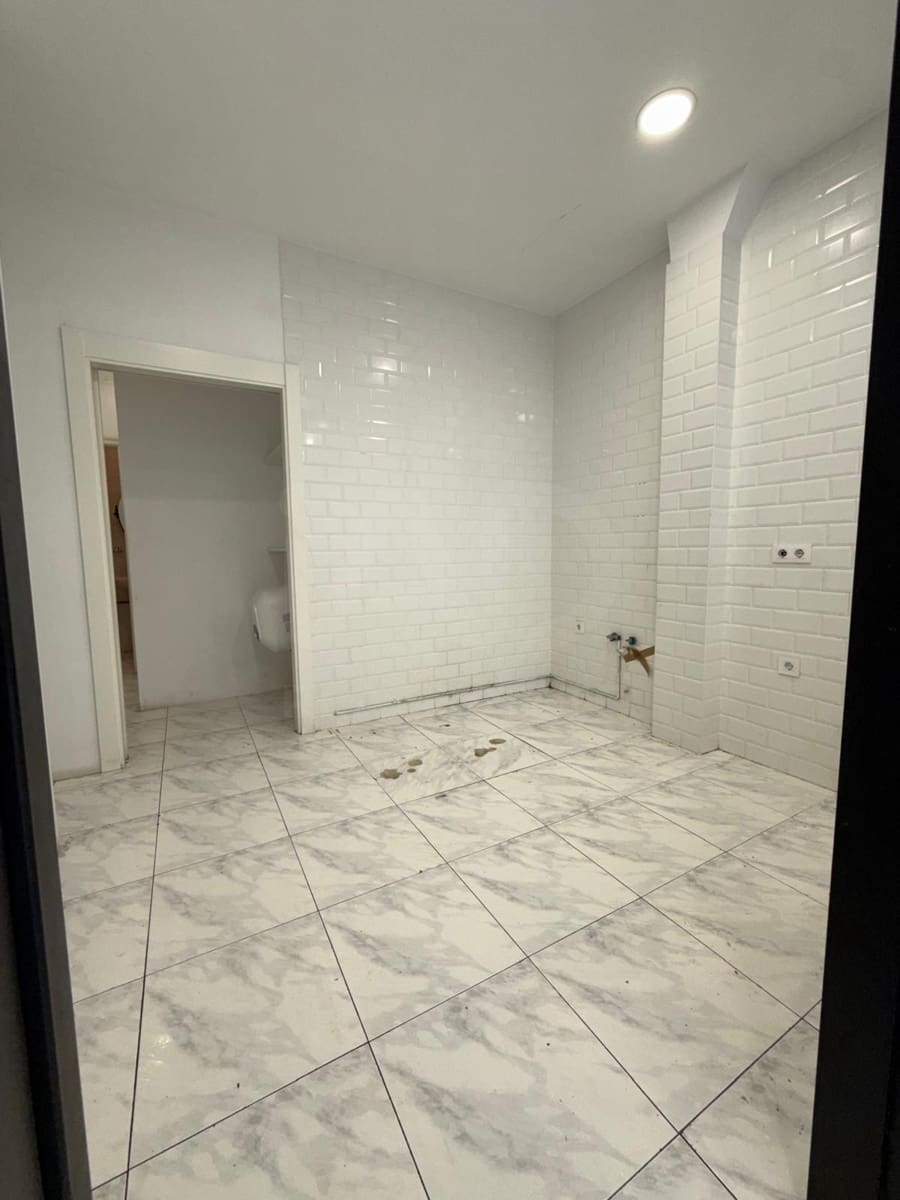 Erhverv til leje i Getxo - € 650 (Ref: 9987797)
