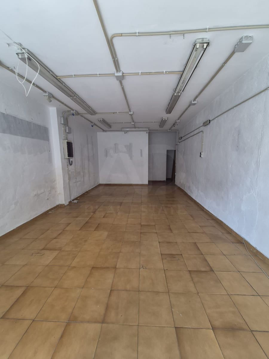 Local Commercial à vendre à Leon ville - 39 000 € (Ref: 9987798)