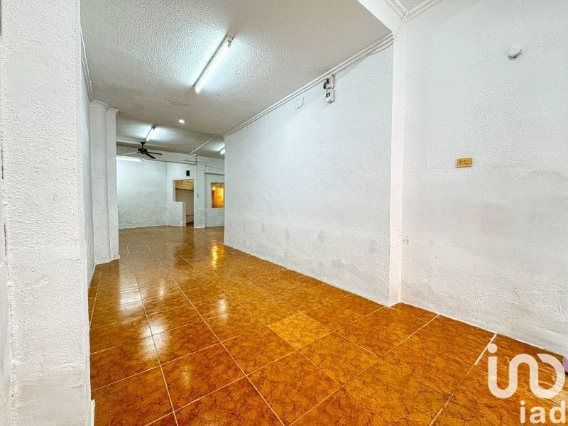 Commercial for sale in Alicante / Alacant city - € 52,900 (Ref: 9987801)