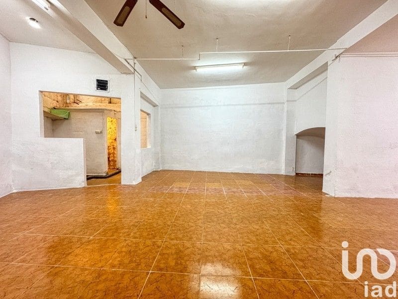 Commercial for sale in Alicante / Alacant city - € 52,900 (Ref: 9987801)