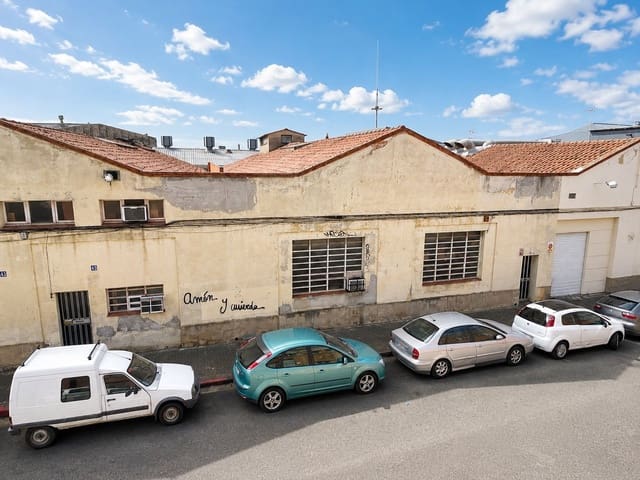 Commercial for rent in Barcelona city - € 1,500 (Ref: 9987805)