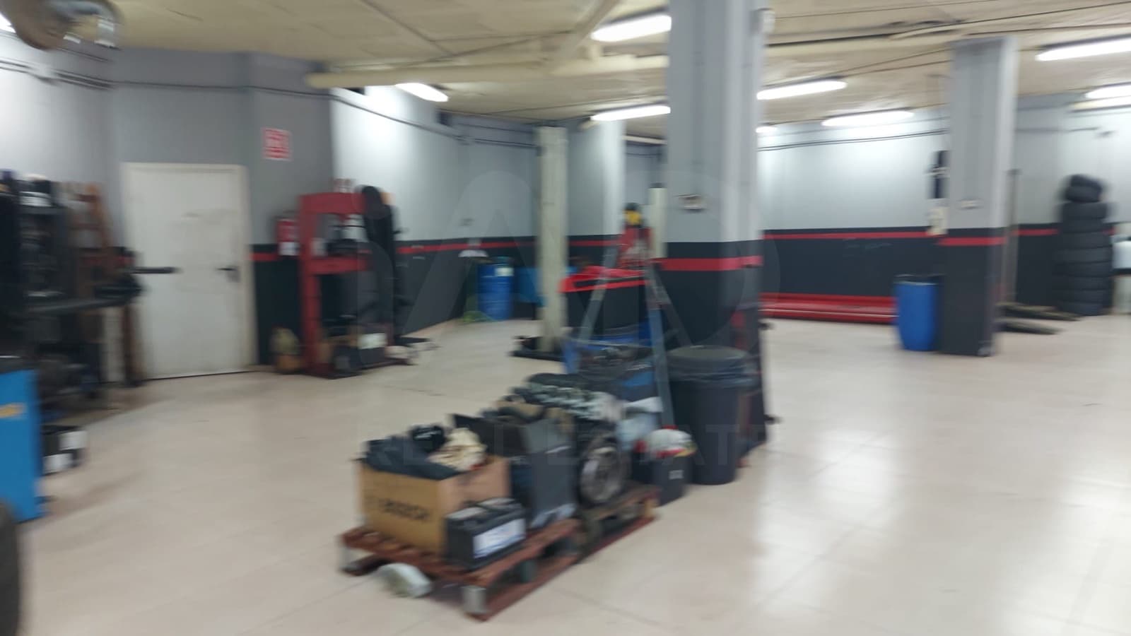 1 Zimmer Gewerbe zu verkaufen in Barcelona Stadt - 220.000 € (Ref: 9987807)