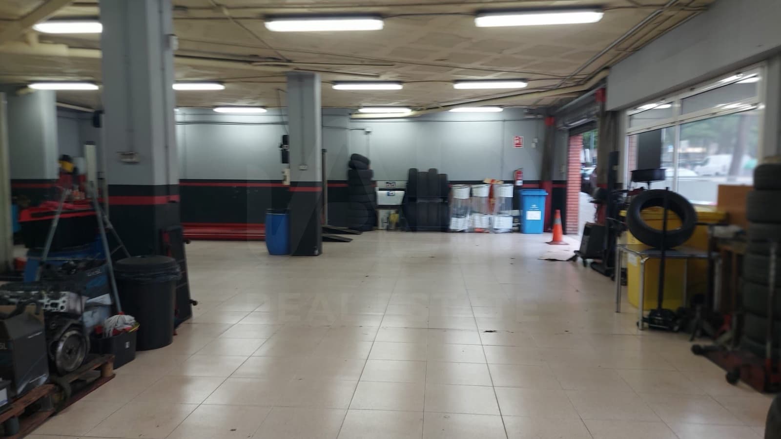 1 Zimmer Gewerbe zu verkaufen in Barcelona Stadt - 220.000 € (Ref: 9987807)