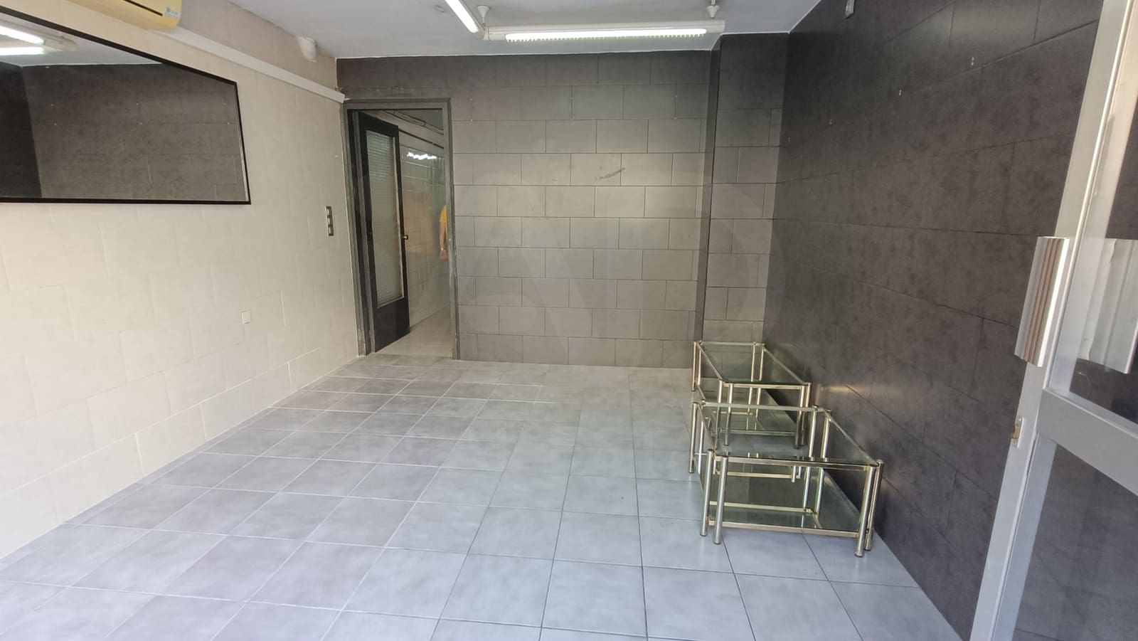 Local Comercial en Barcelona ciudad en venta - 59.950 € (Ref: 9987808)