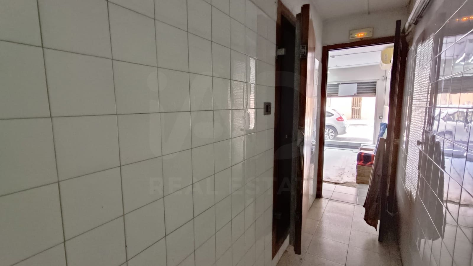Local Comercial en Barcelona ciudad en venta - 59.950 € (Ref: 9987808)