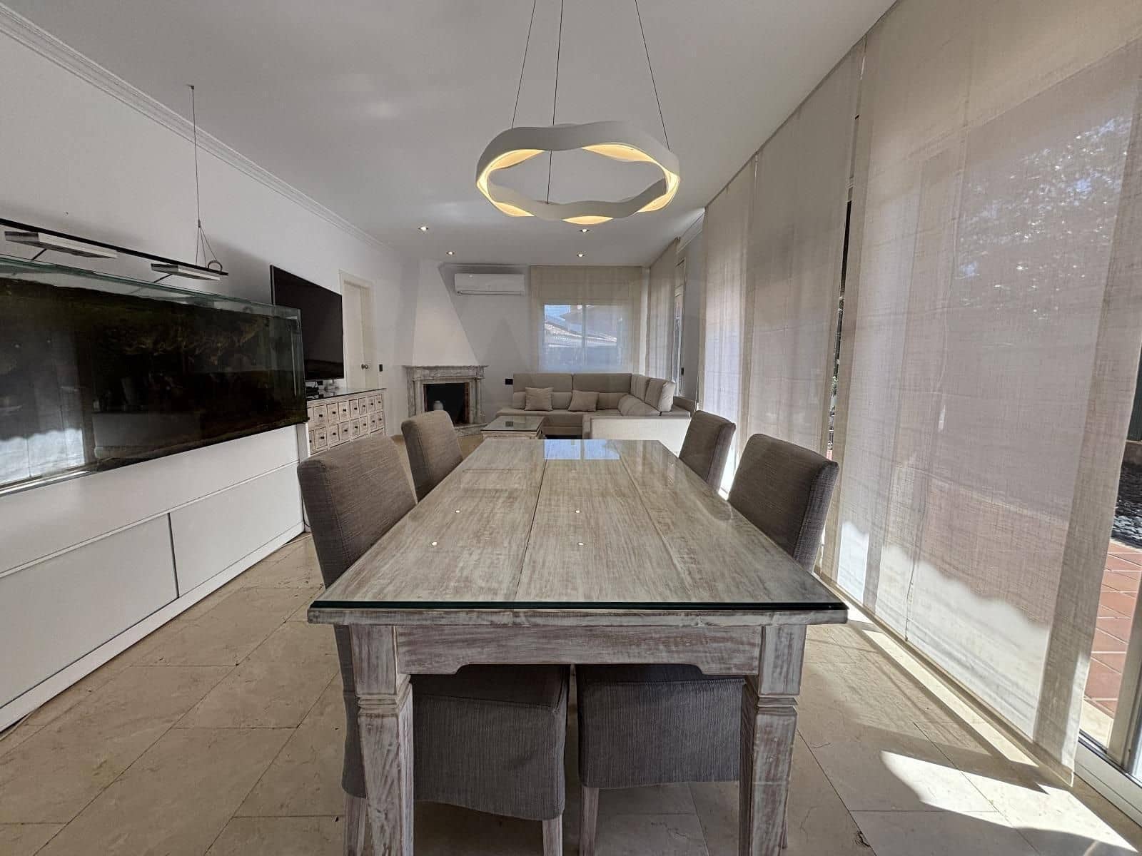 Chalet de 4 habitaciones en Barcelona ciudad en venta con piscina garaje - 615.000 € (Ref: 9987809)