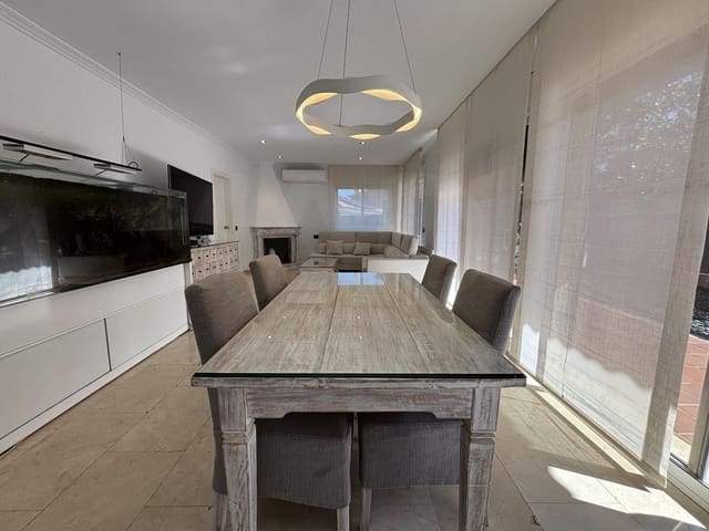 4 Zimmer Villa zu verkaufen in Calella mit Pool Garage - 615.000 € (Ref: 9987809)