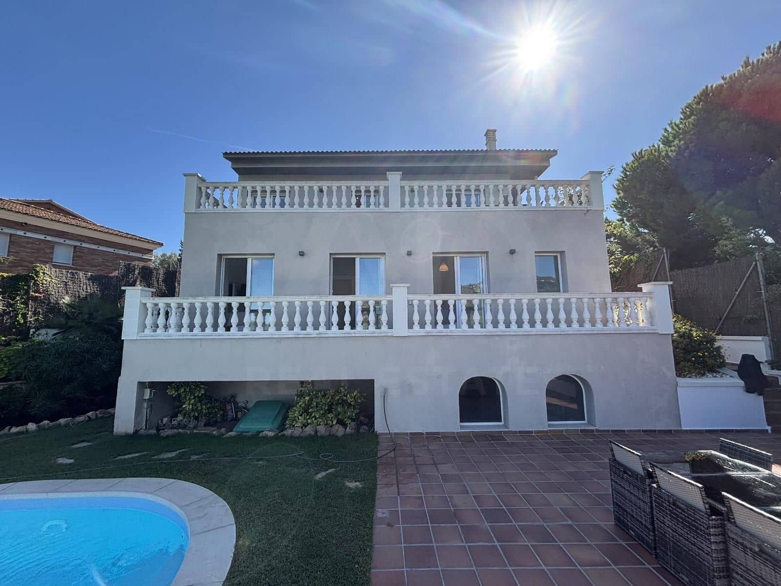 Chalet de 4 habitaciones en Barcelona ciudad en venta con piscina garaje - 615.000 € (Ref: 9987809)