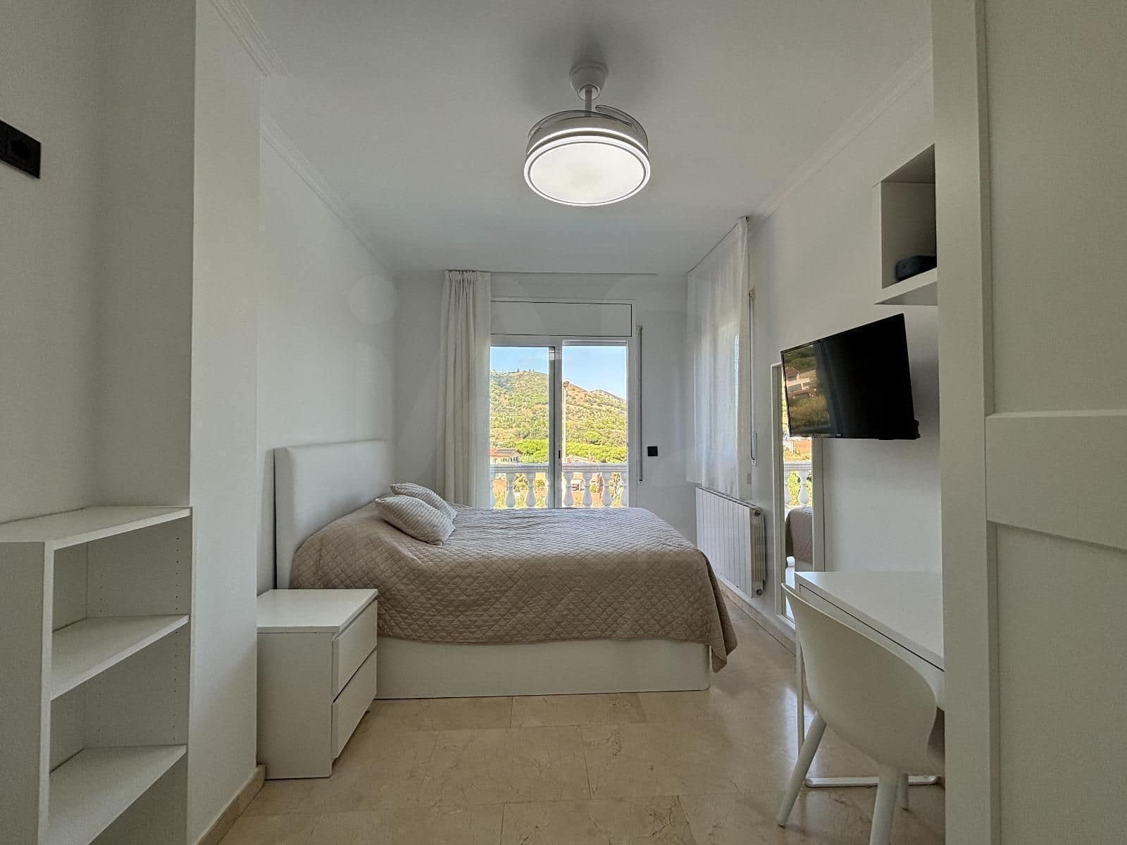Chalet de 4 habitaciones en Barcelona ciudad en venta con piscina garaje - 615.000 € (Ref: 9987809)