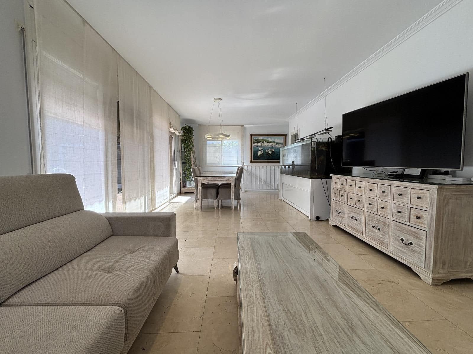 Chalet de 4 habitaciones en Barcelona ciudad en venta con piscina garaje - 615.000 € (Ref: 9987809)