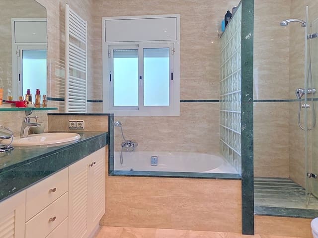 4 sovrum Villa till salu i Premià de Dalt - 1 350 000 € (Ref: 9987814)