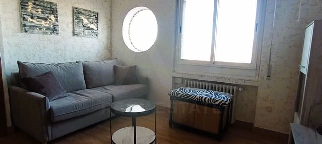 1 soveværelse Lejlighed til leje i León by - € 650 (Ref: 9987816)