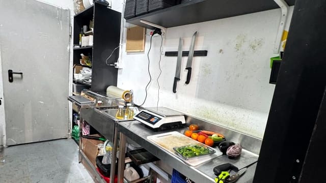 Kommersiell til salgs i Vilanova i la Geltrú - € 120 000 (Ref: 9987817)