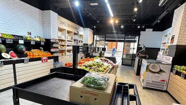 Kommersiell til salgs i Vilanova i la Geltrú - € 120 000 (Ref: 9987817)
