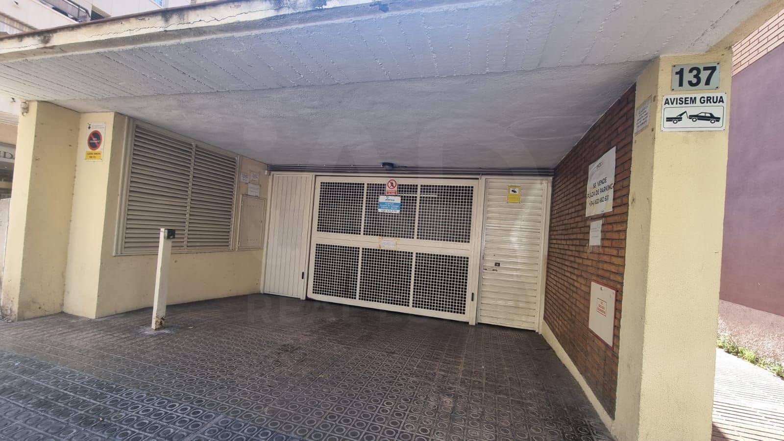 Garasje til salgs i Barcelona by - € 14 400 (Ref: 9987819)