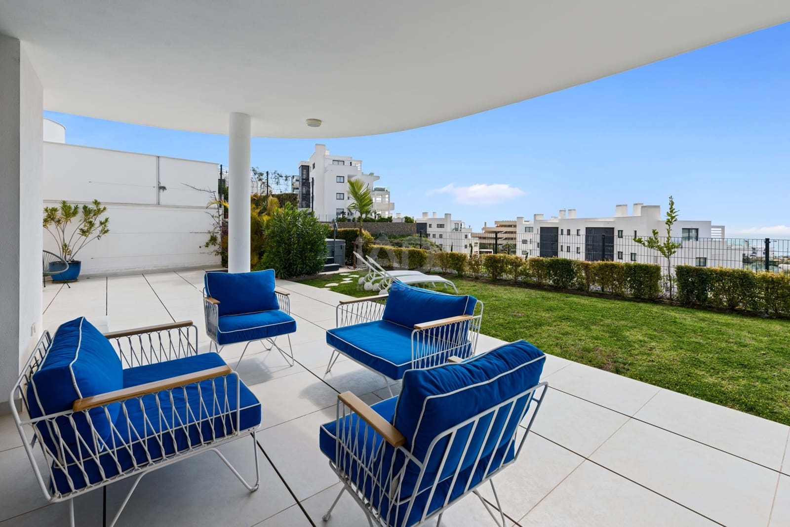 3 quarto Apartamento para arrendar em Fuengirola com piscina garagem - 3 500 € (Ref: 9987823)