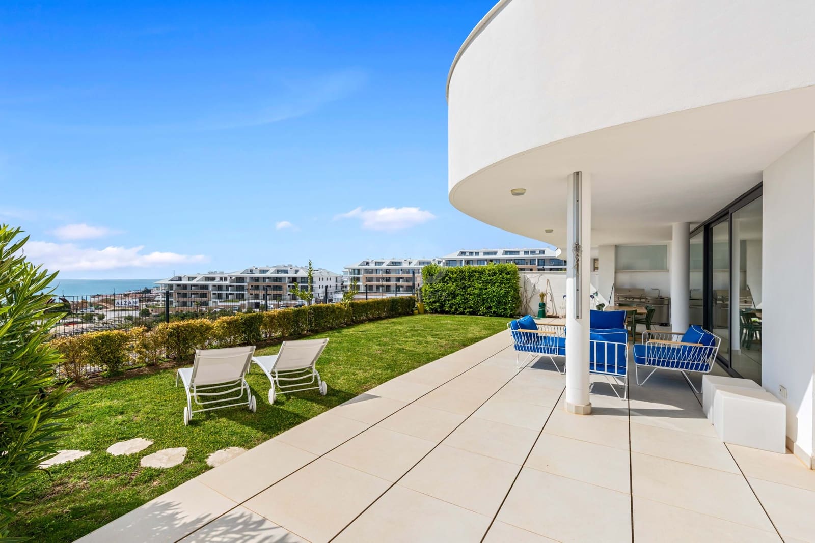 3 quarto Apartamento para arrendar em Fuengirola com piscina garagem - 3 500 € (Ref: 9987823)