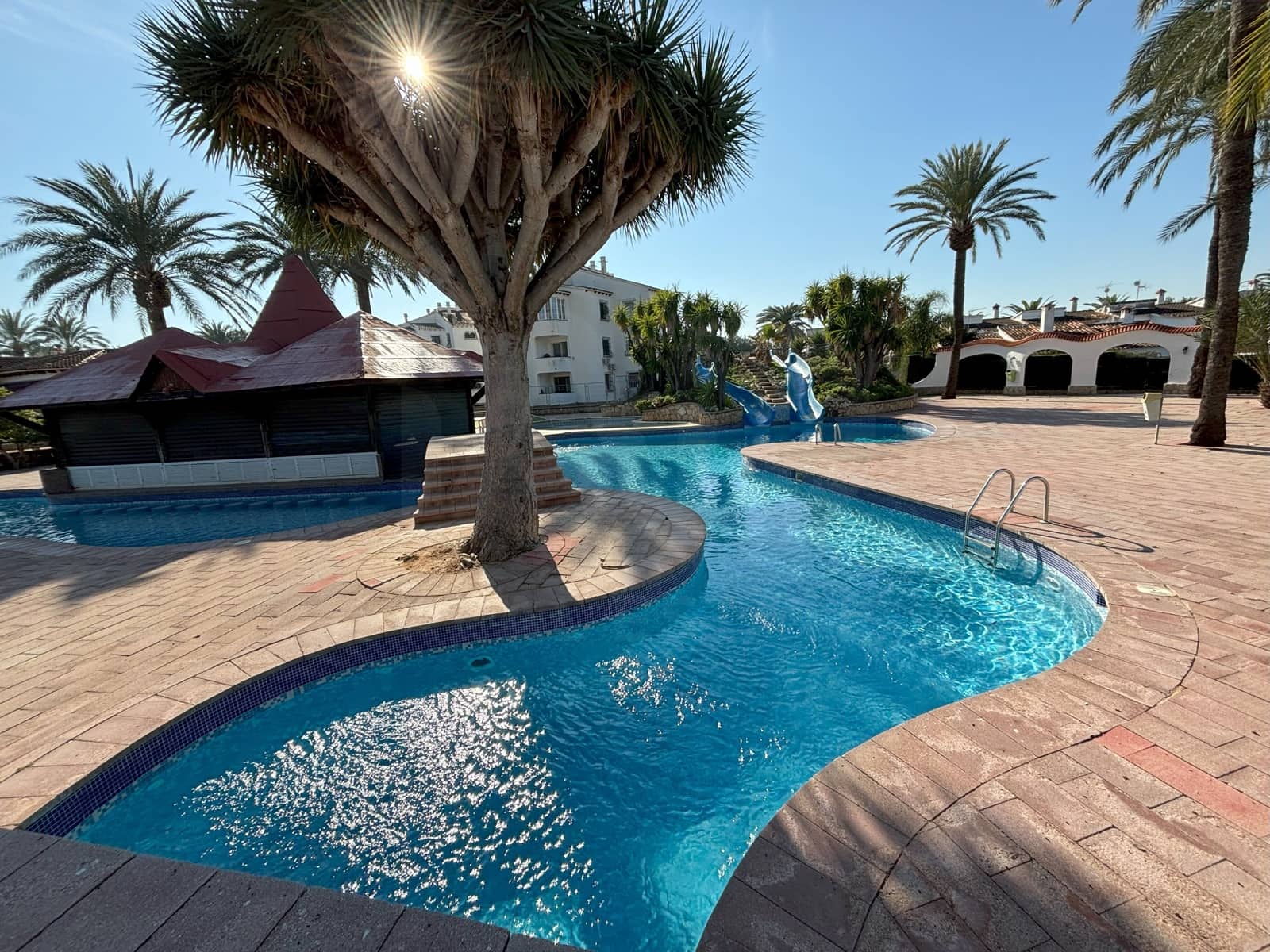 2 bedroom Apartment for rent in Alicante / Alacant city with pool garage - € 850 (Ref: 9987825)