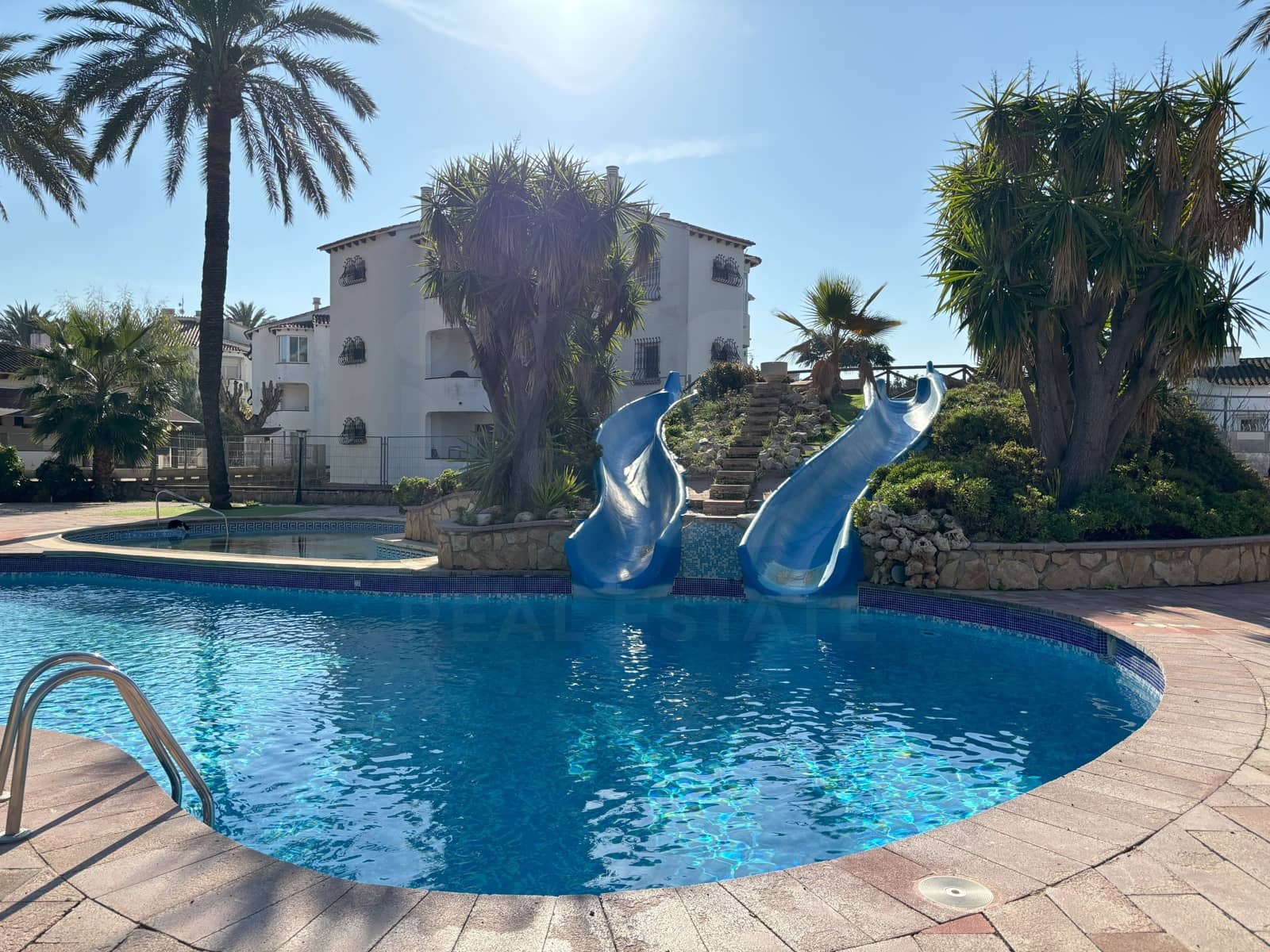 2 bedroom Apartment for rent in Alicante / Alacant city with pool garage - € 850 (Ref: 9987825)