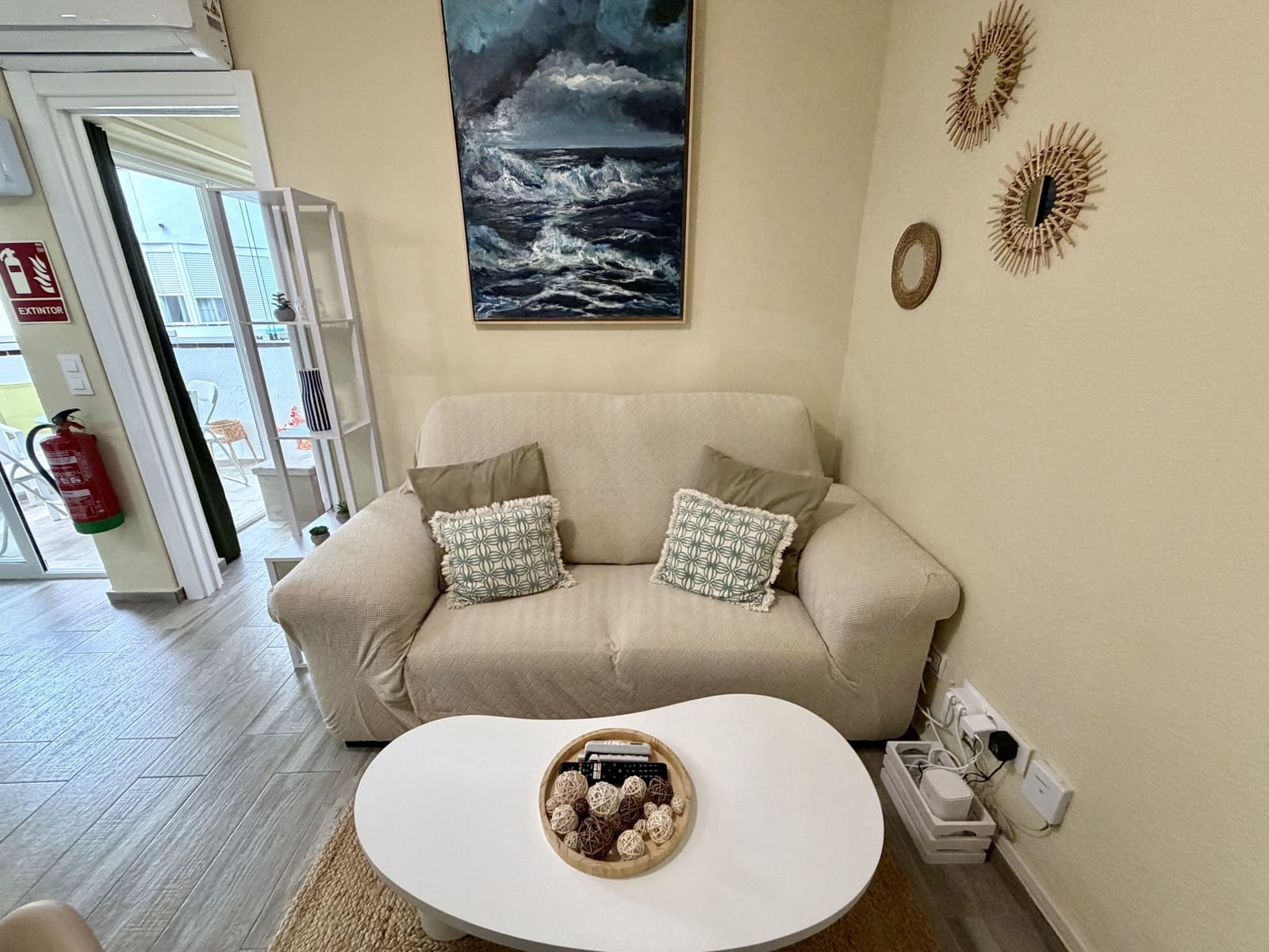 2 bedroom Apartment for rent in Alicante / Alacant city with pool garage - € 850 (Ref: 9987825)