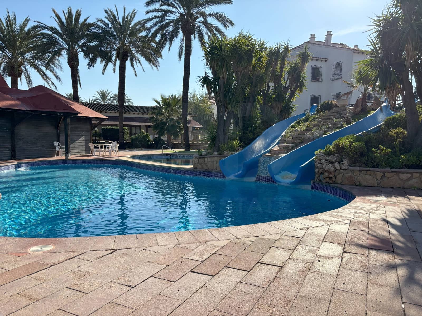 2 bedroom Apartment for rent in Alicante / Alacant city with pool garage - € 850 (Ref: 9987825)