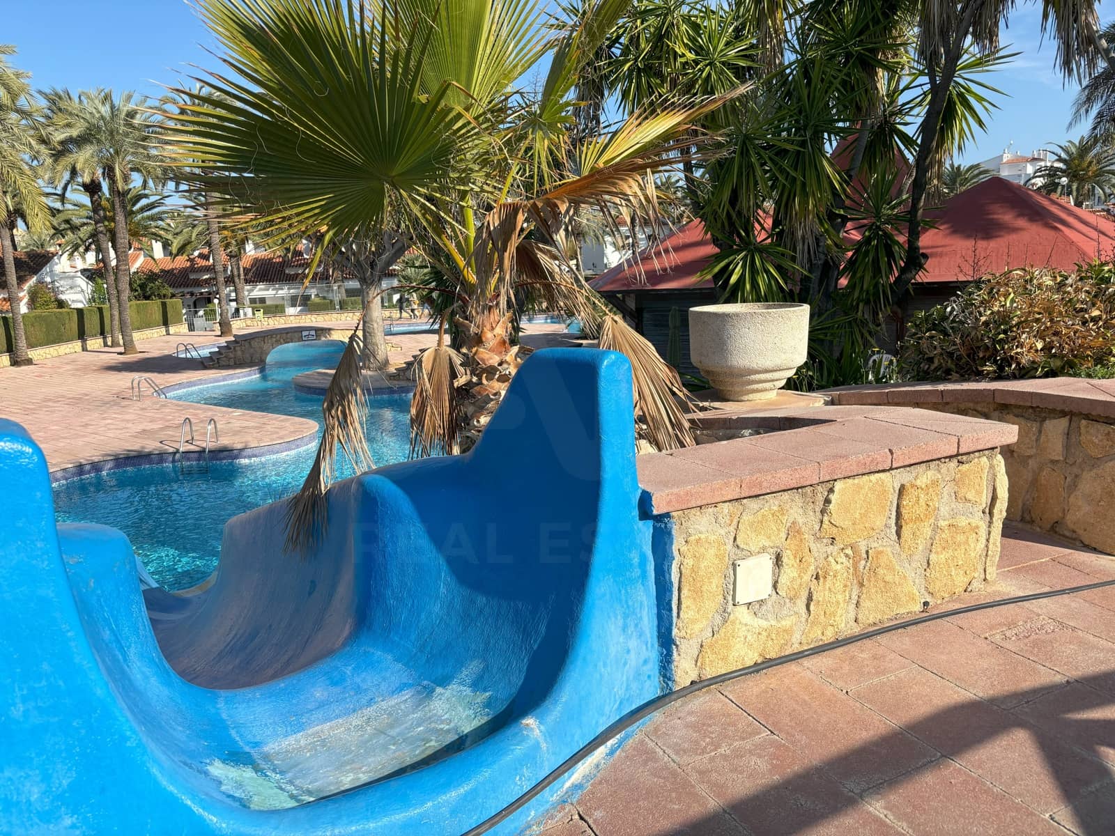 2 bedroom Apartment for rent in Alicante / Alacant city with pool garage - € 850 (Ref: 9987825)