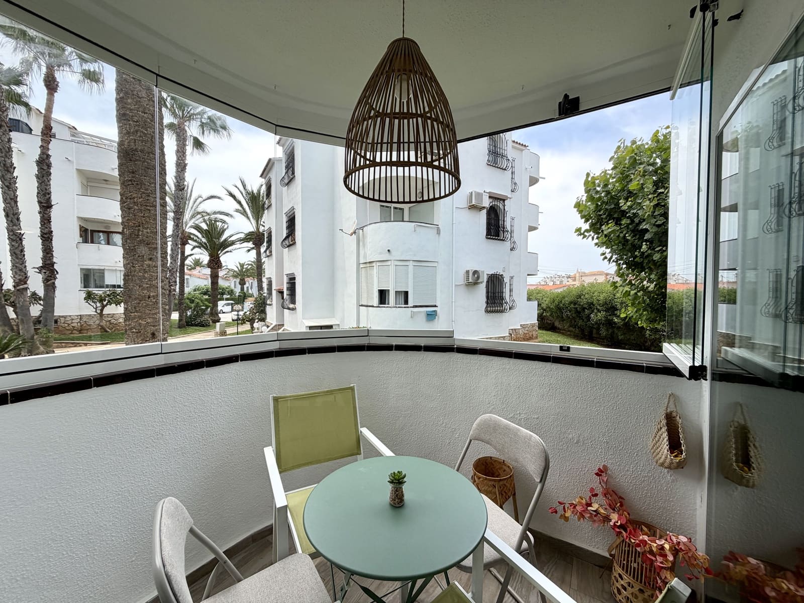 2 soverom Leilighet til leie i Denia med svømmebasseng garasje - € 850 (Ref: 9987825)