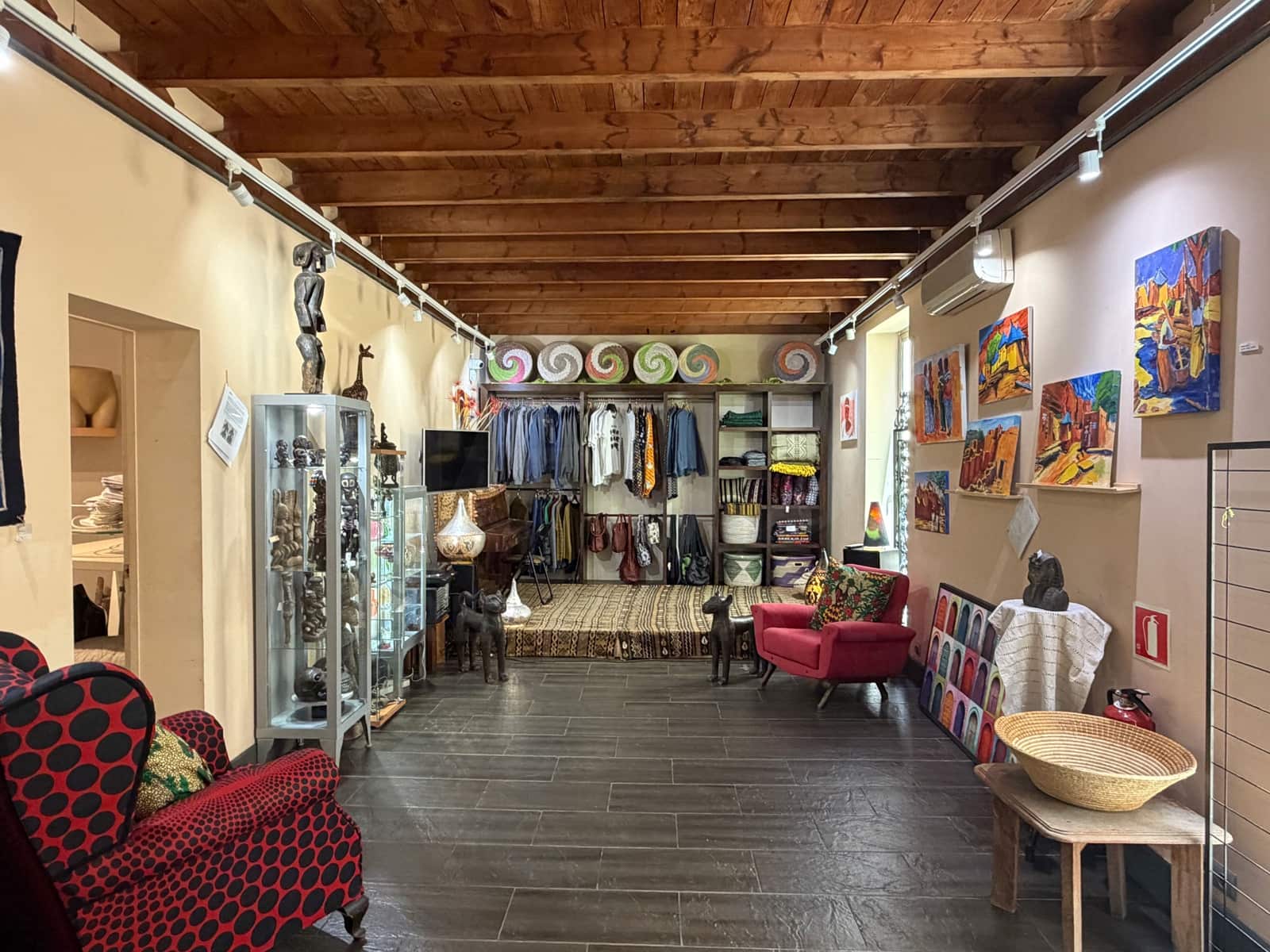 Local Comercial en Barcelona ciudad en venta - 550.000 € (Ref: 9987836)