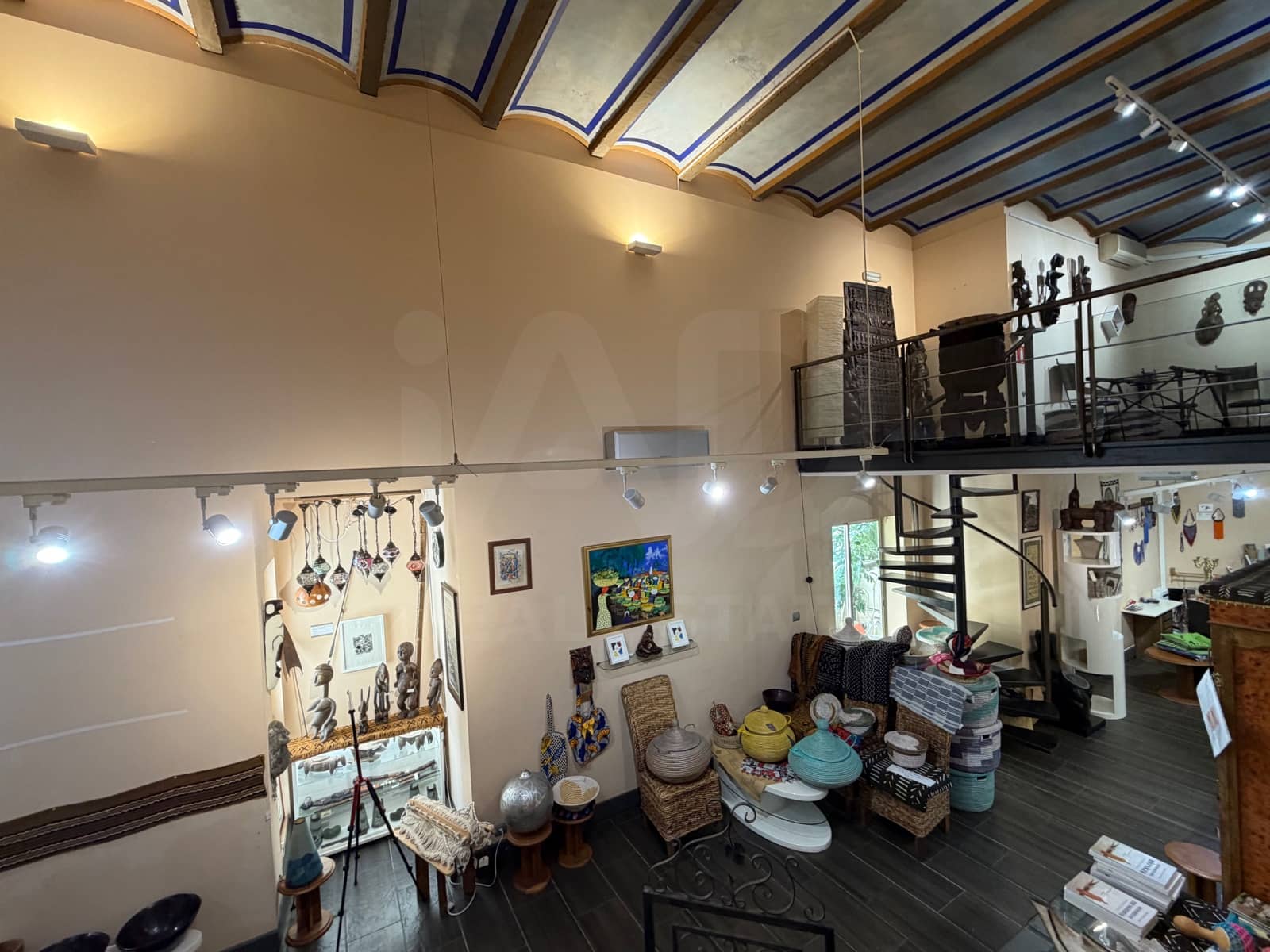 Local Comercial en Barcelona ciudad en venta - 550.000 € (Ref: 9987836)