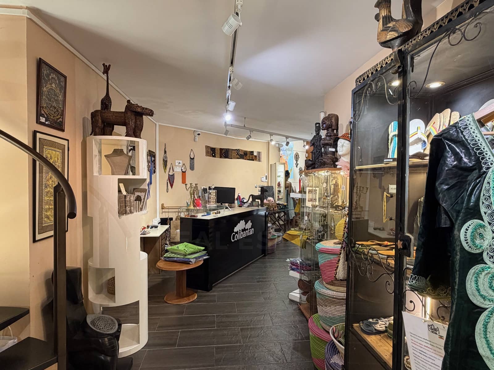 Local Comercial en Barcelona ciudad en venta - 550.000 € (Ref: 9987836)