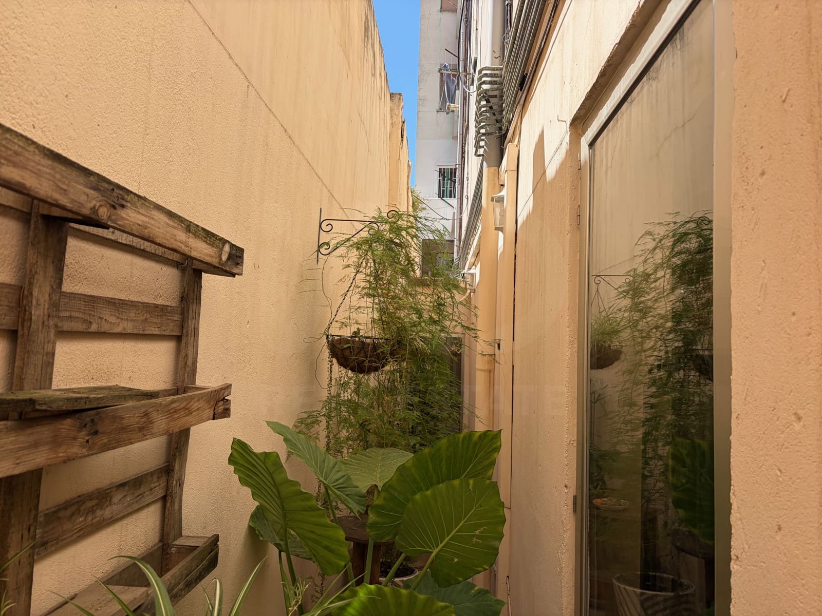 Local Comercial en Barcelona ciudad en venta - 550.000 € (Ref: 9987836)