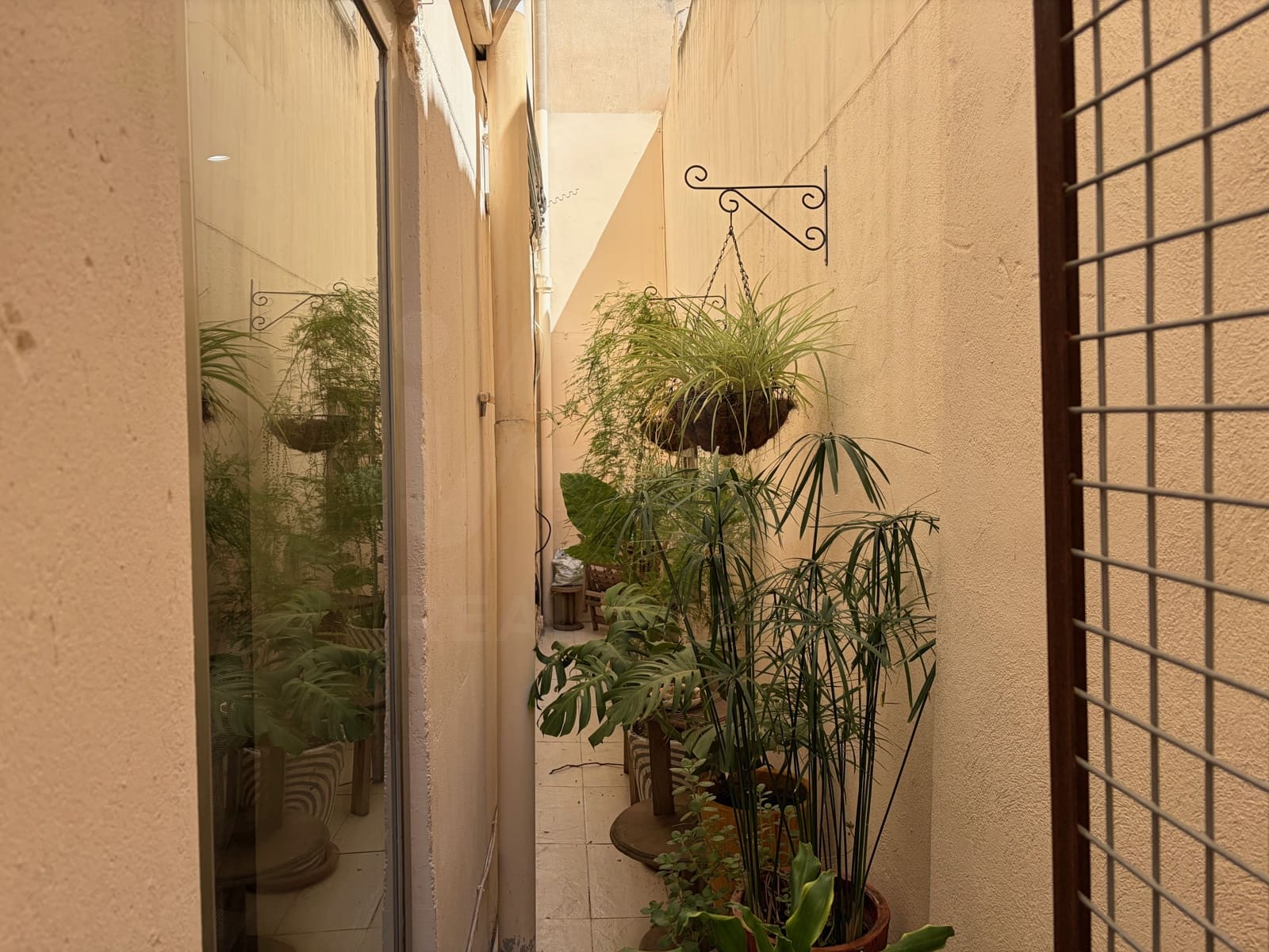 Local Comercial en Barcelona ciudad en venta - 550.000 € (Ref: 9987836)