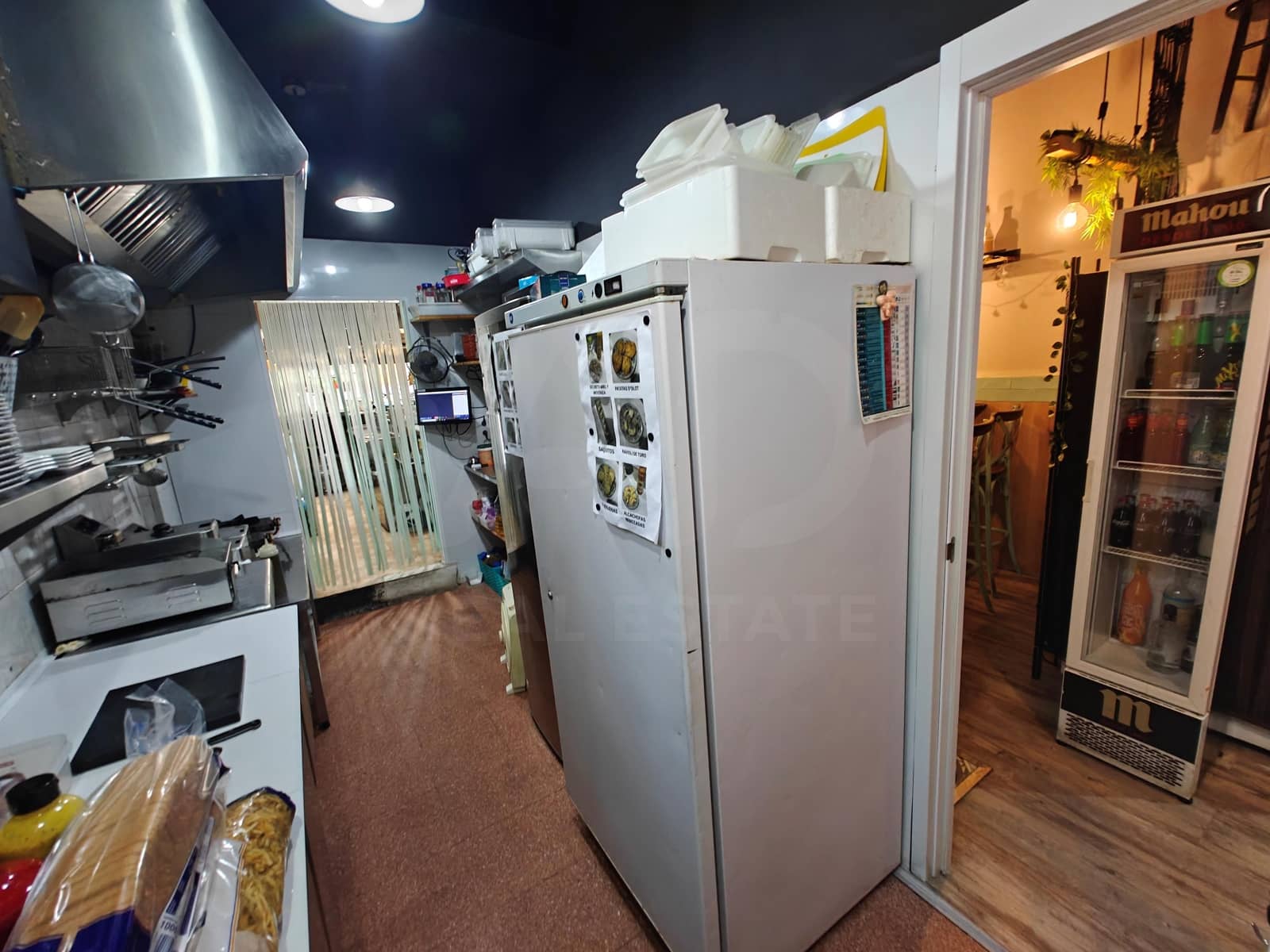 Gewerbe zu verkaufen in Barcelona Stadt - 150.000 € (Ref: 9987837)