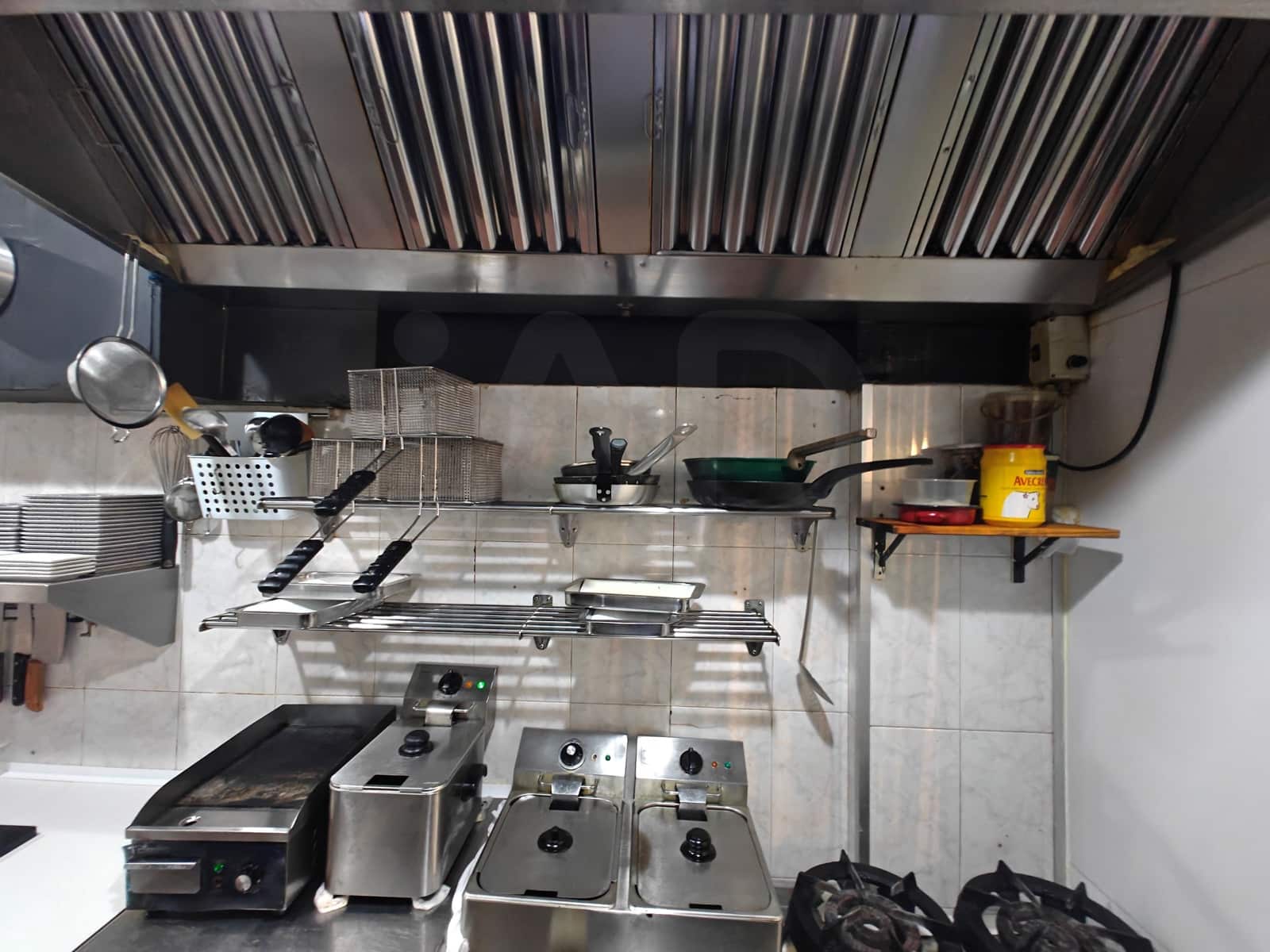 Gewerbe zu verkaufen in Barcelona Stadt - 150.000 € (Ref: 9987837)