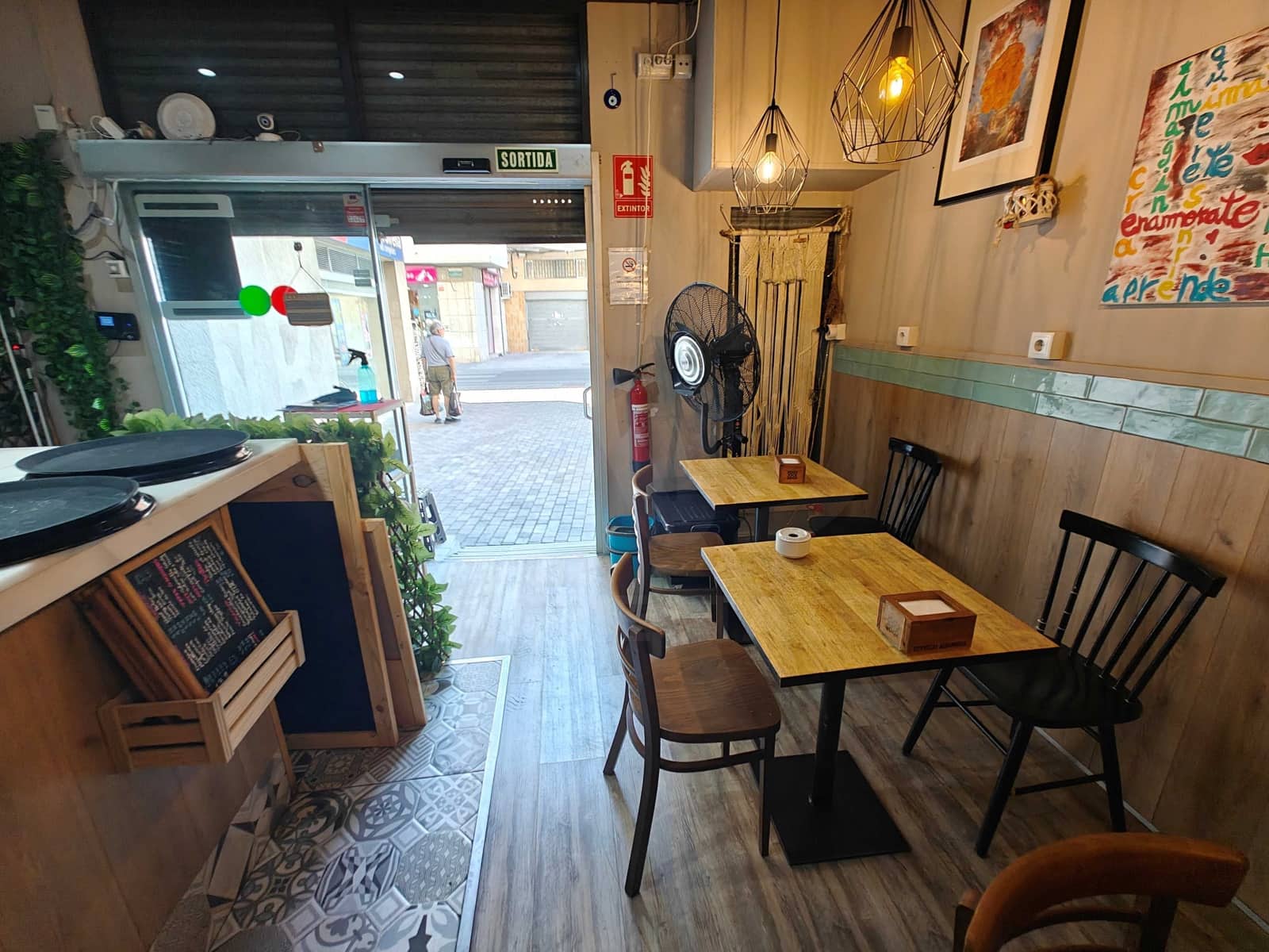 Gewerbe zu verkaufen in Barcelona Stadt - 150.000 € (Ref: 9987837)