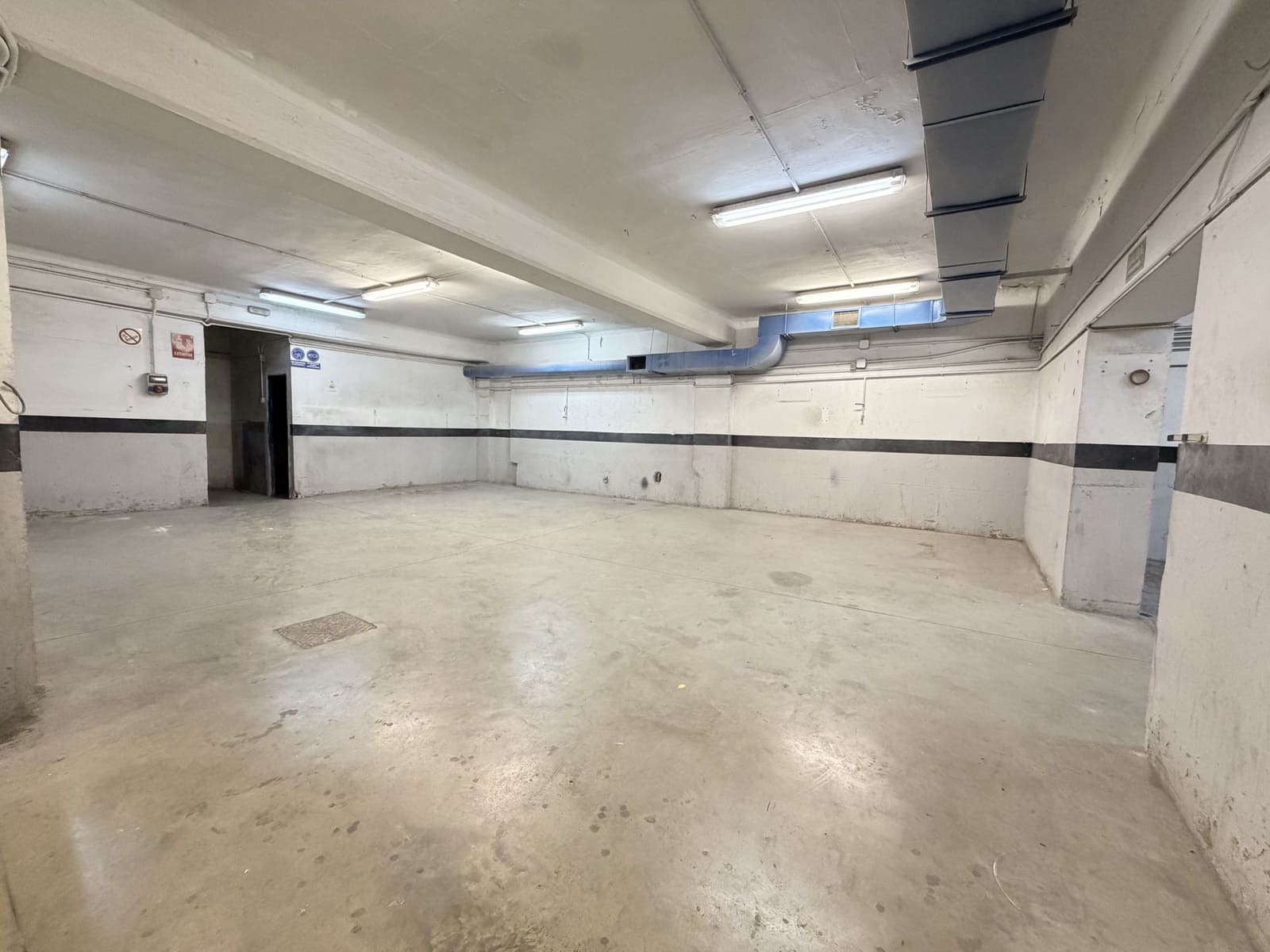 Commercial for sale in Madrid city - € 385,000 (Ref: 9987838)