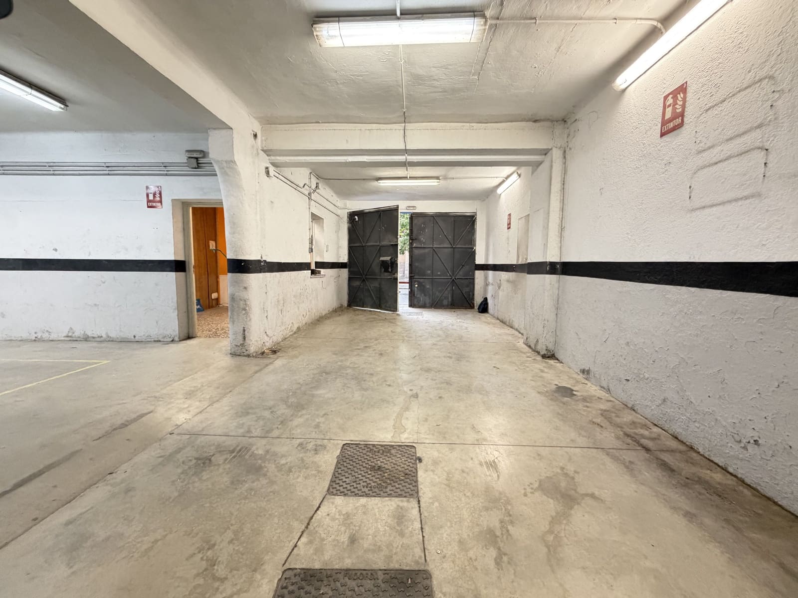 Commercial for sale in Madrid city - € 385,000 (Ref: 9987838)