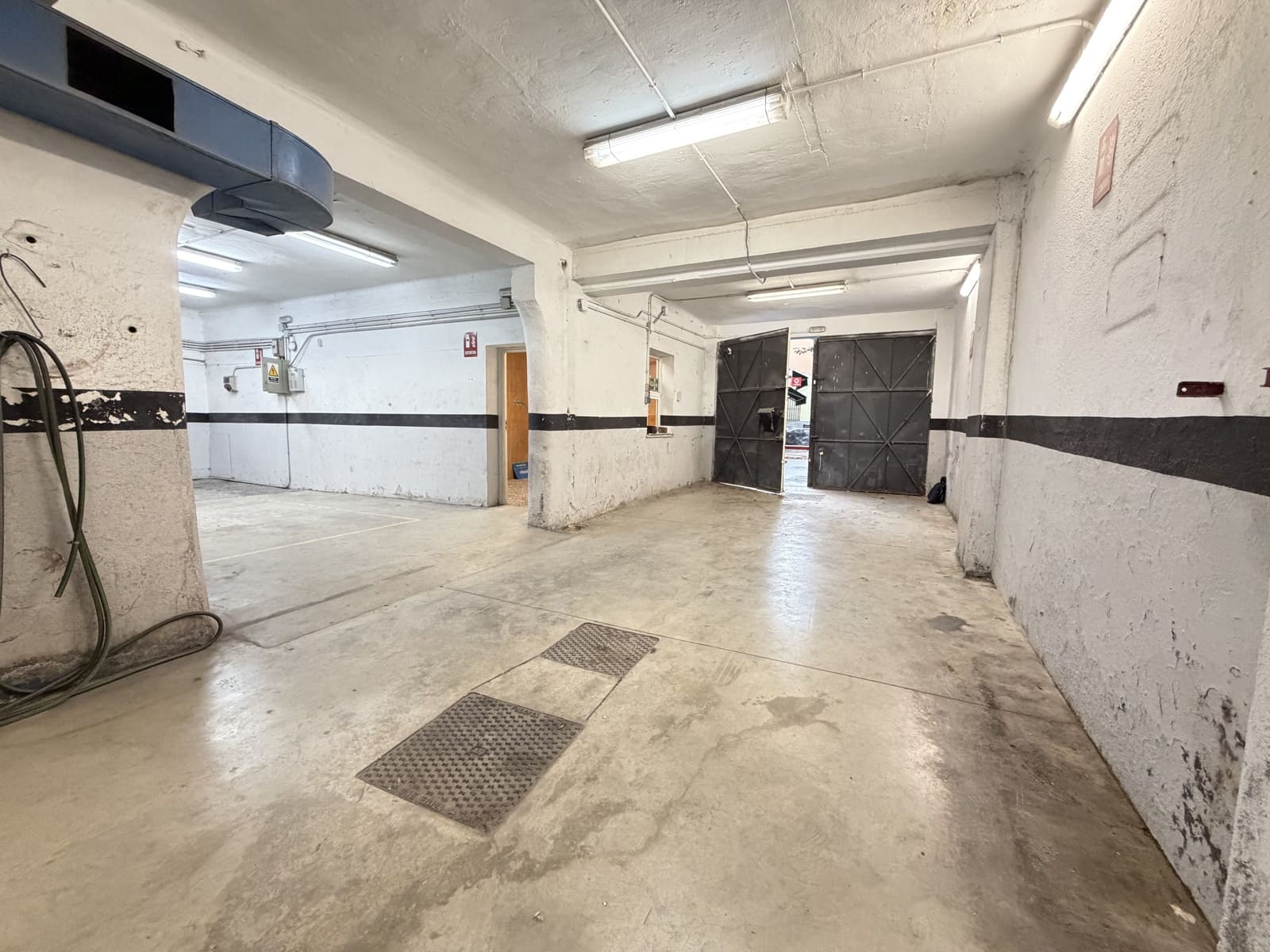 Commercial for sale in Madrid city - € 385,000 (Ref: 9987838)